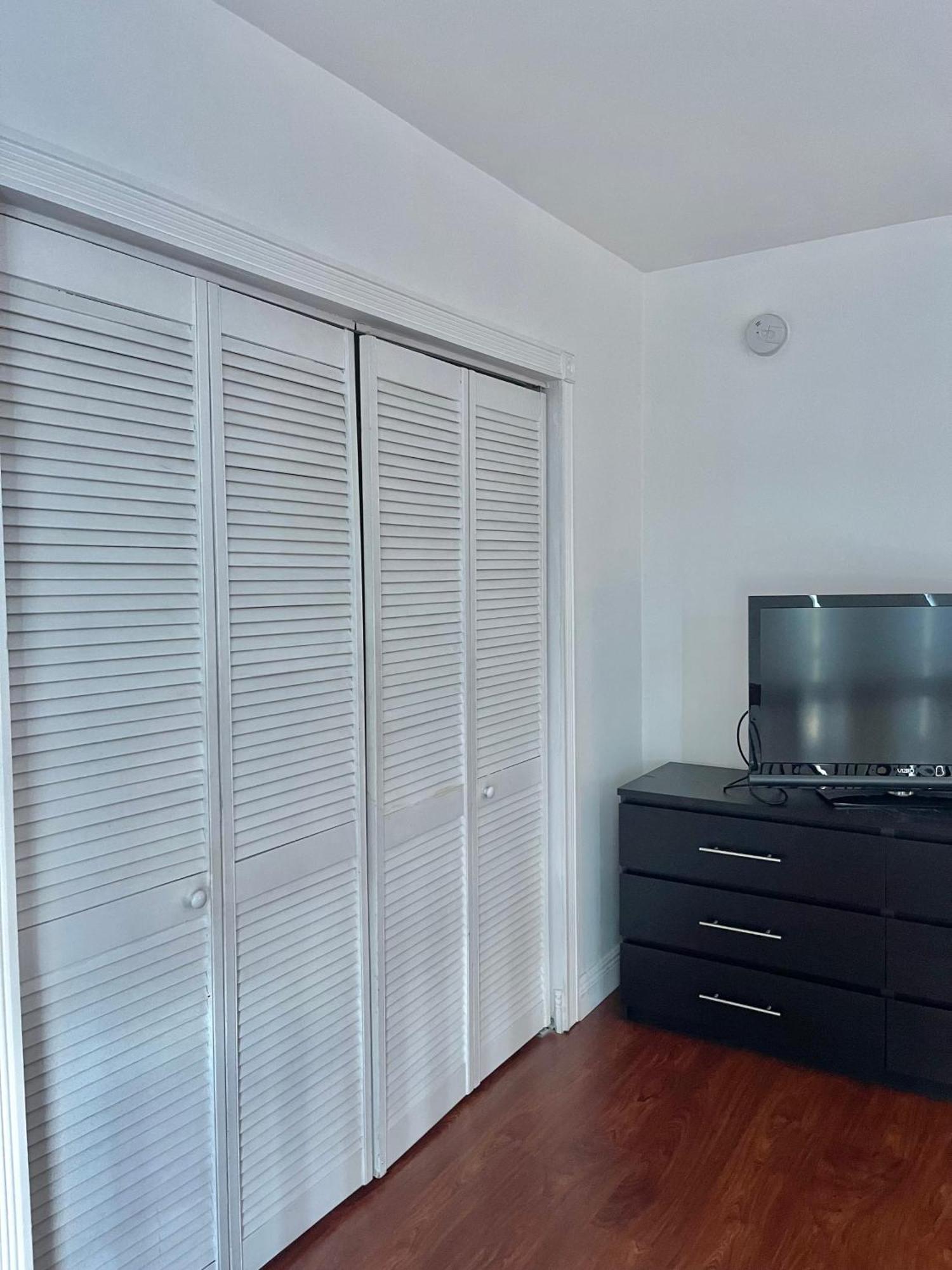 New Point Miami Beach Apartments Экстерьер фото